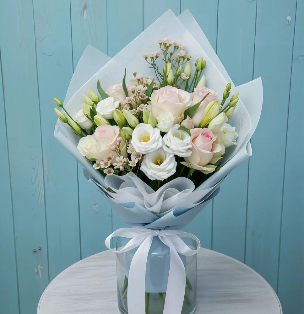 Букет цветов из: Розы и Лизиантусы в Демихово