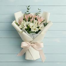 Букет цветов из:  Альстромерии в Демихово