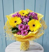 Букет цветов из:  Хризантемы и Герберы в Демихово