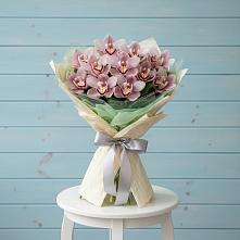 Букет цветов из:  Орхидеи и Розы в Демихово
