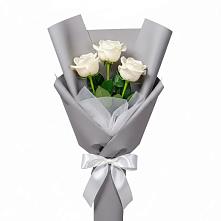 Букет 3 белые розы в Демихово