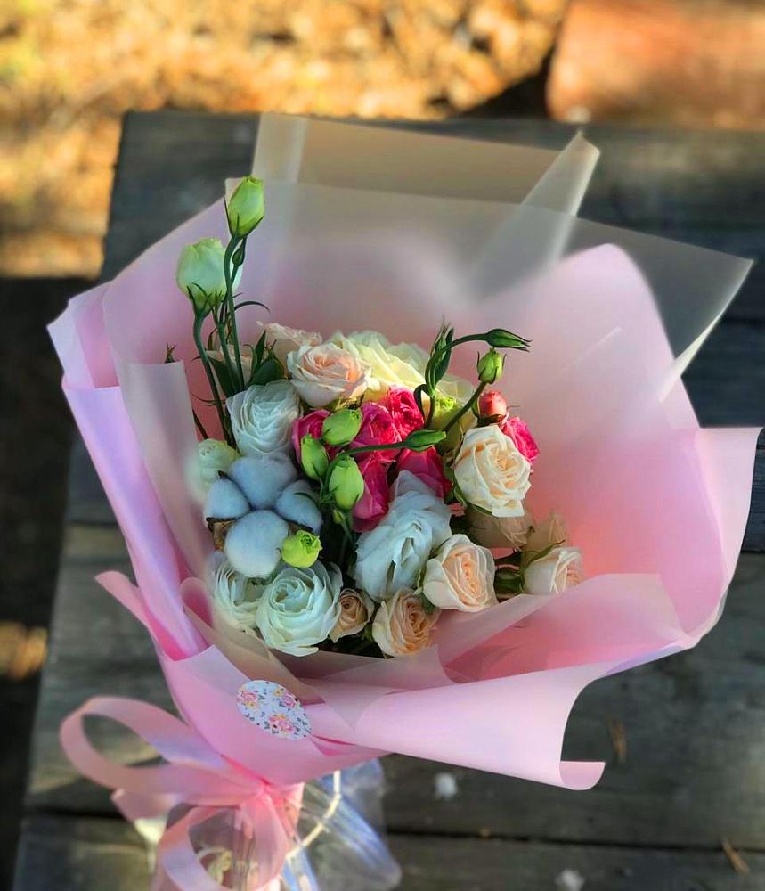 Букет цветов из: Розы и Лизиантусы в Демихово