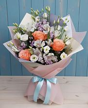 Букет цветов из:  Лизиантусы, Розы, Альстромерии и Гипсофила в Демихово