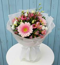 Букет цветов из:  Герберы, Альстромерии и Лизиантусы в Демихово