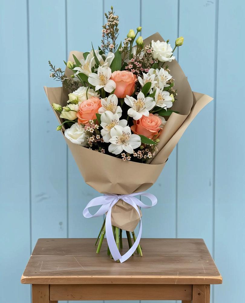 Букет цветов из: Альстромерии, Лизиантусы, Розы и Хризантемы в Демихово