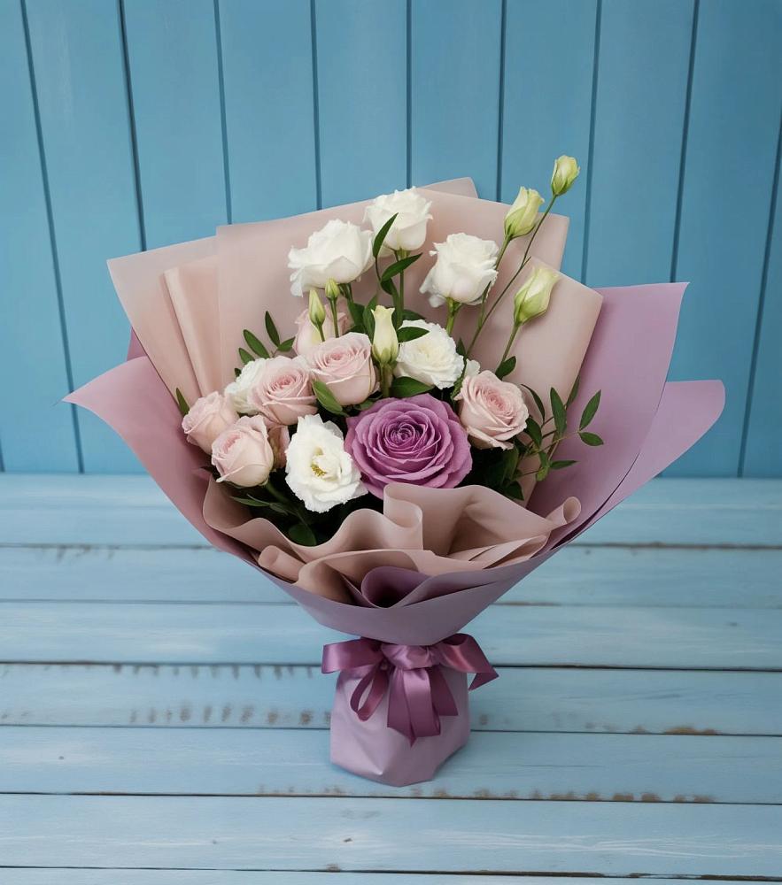 Букет цветов из: Розы и Лизиантусы в Демихово